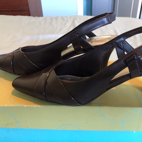 Life Stride Slingback Heels Size 6W NEW - Picture 2 of 5